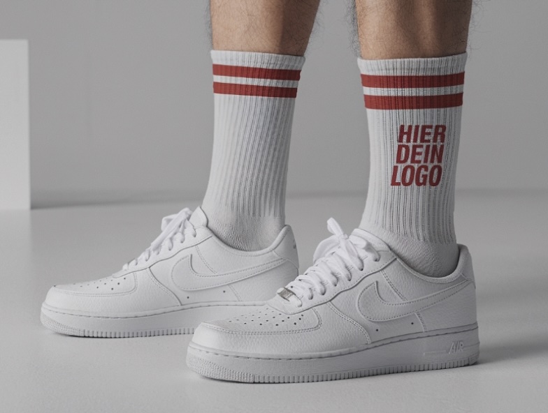 Personalisierte Socken – bestickt mit Foto, Text oder Logo